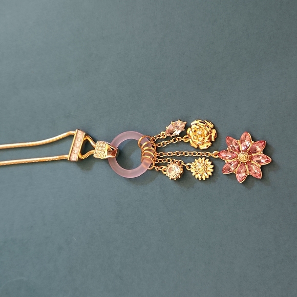 GUESS Gold-Tone Necklace Purple Flower with Charms - Picture 1 of 4